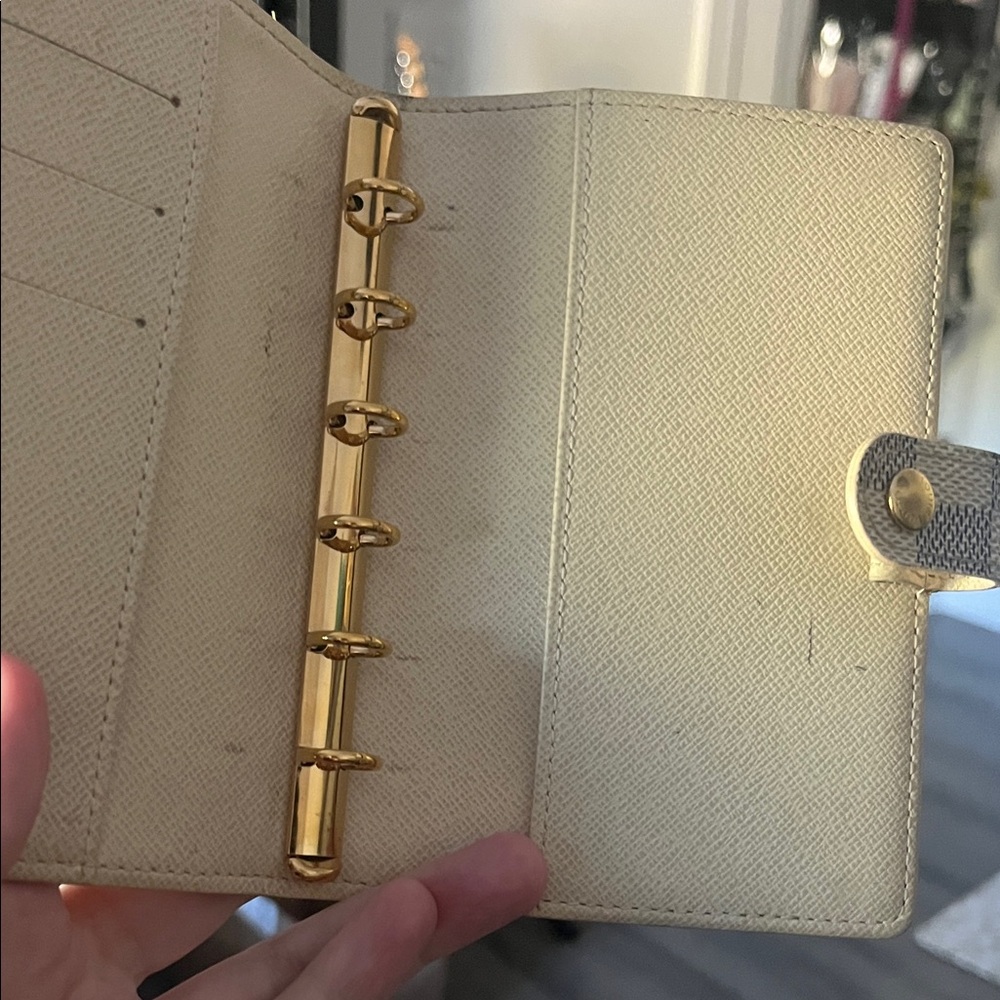 Louis Vuitton Damier Azur Agenda in Cream and Gray preloved - Picture 3 of 6